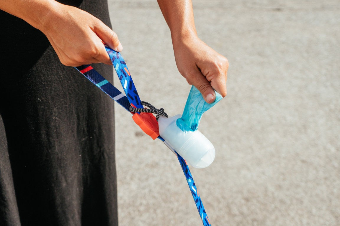 POOP BAG DISPENSER TRANSPARENT 2.0 +1 ROLL